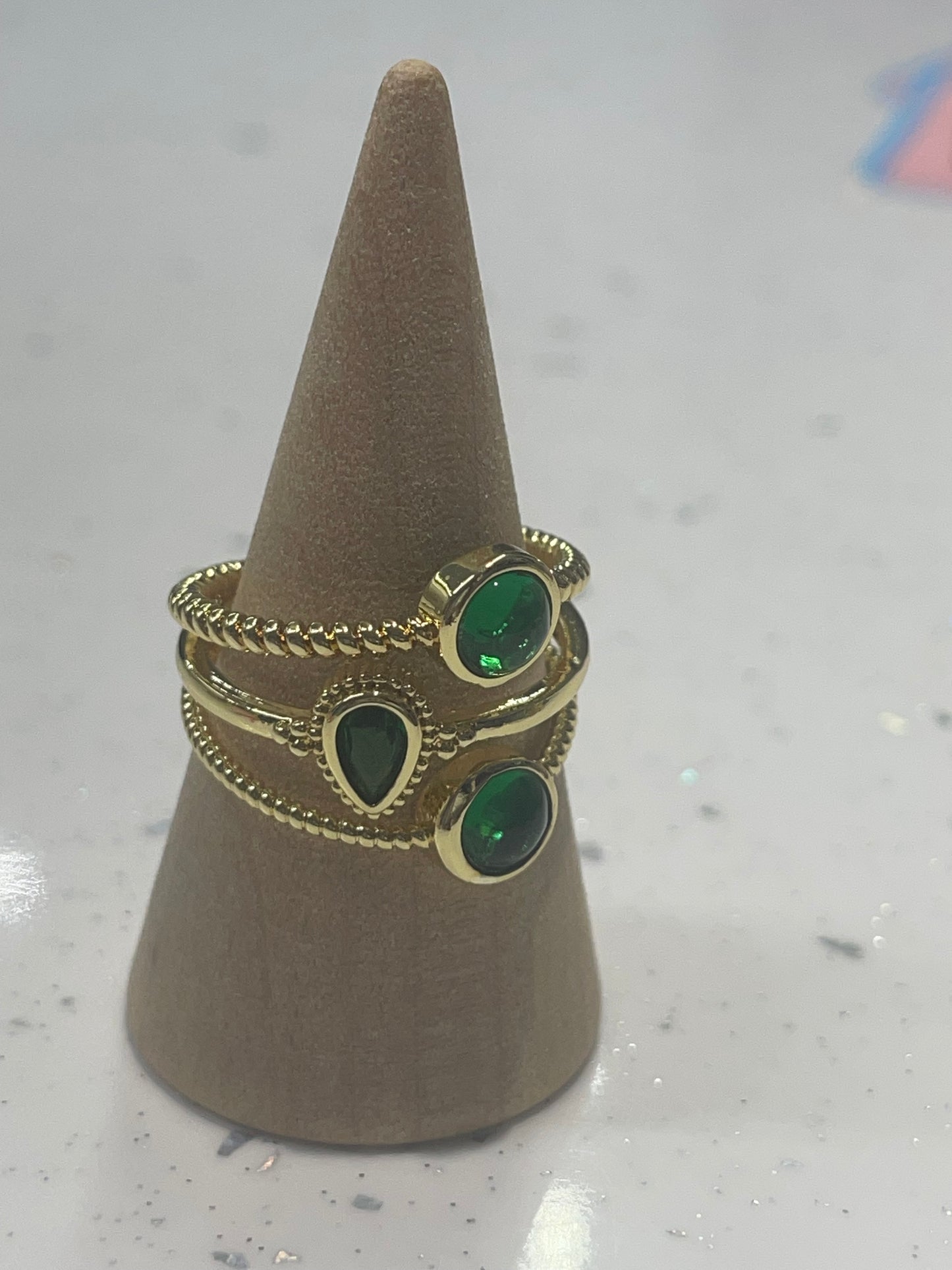 TRIPLE ESMERALDA ANILLO